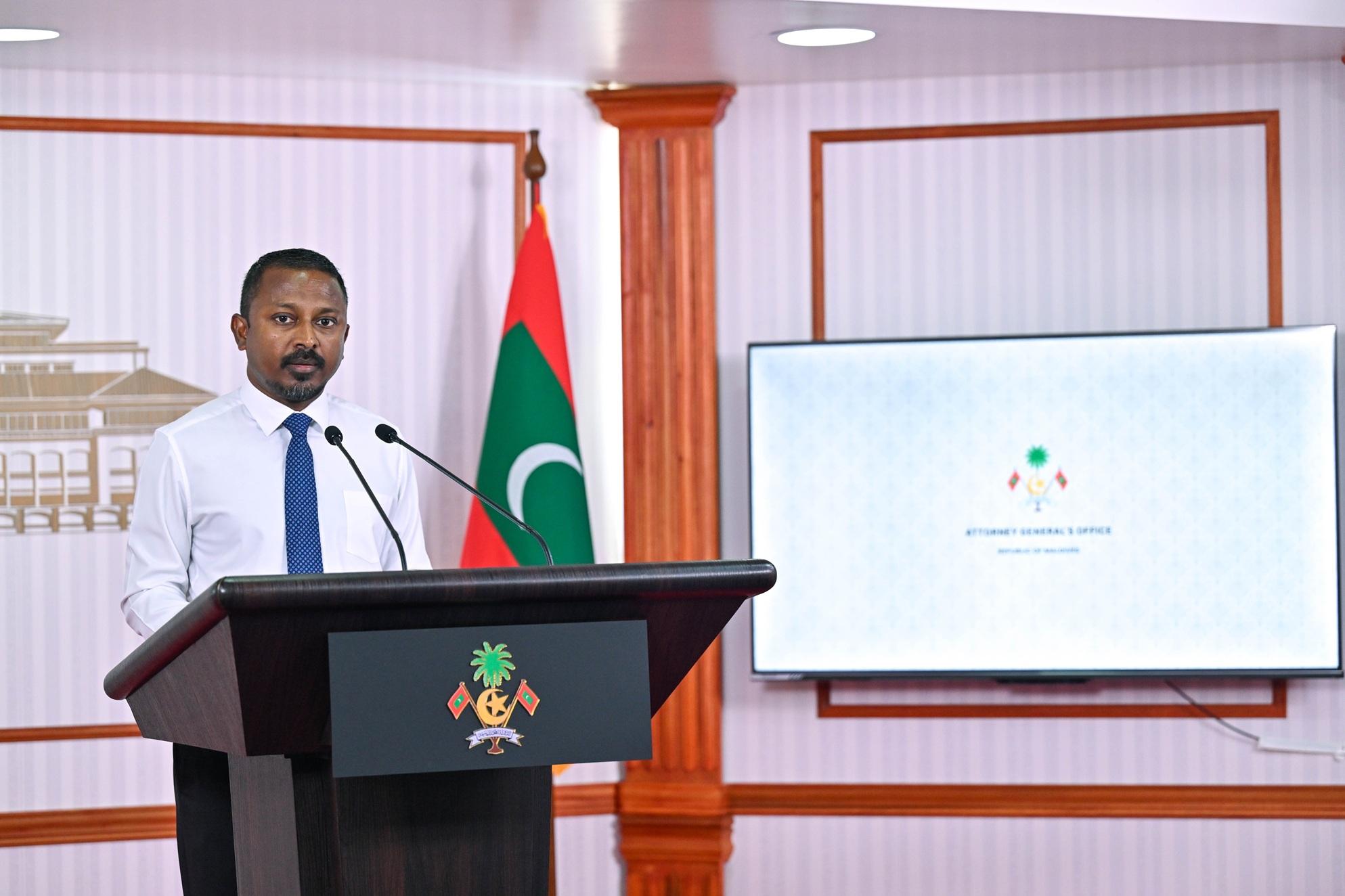 ބަންޑާރަނައިބުގެ އޮފީހުން ކުރަމުންދާ މަސައްކަތްތަކުގެ މައުލޫމާތު ދެއްވުމަށް އަލްއުސްތާޛު އަޙްމަދު އުޝާމް ބޭއްވެވި ނޫސްވެރިންގެ ބައްދަލުވުން